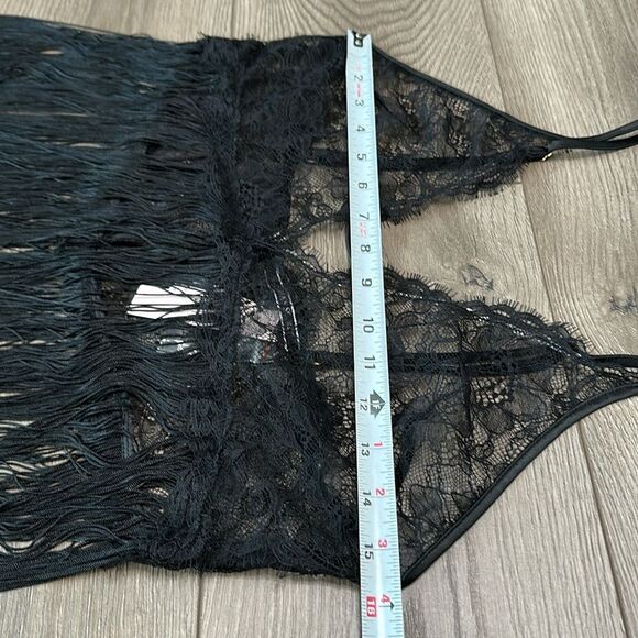 Victoria’s Secret Black Fringe Slip And V-String Panty Size Large - Picture 13 of 16